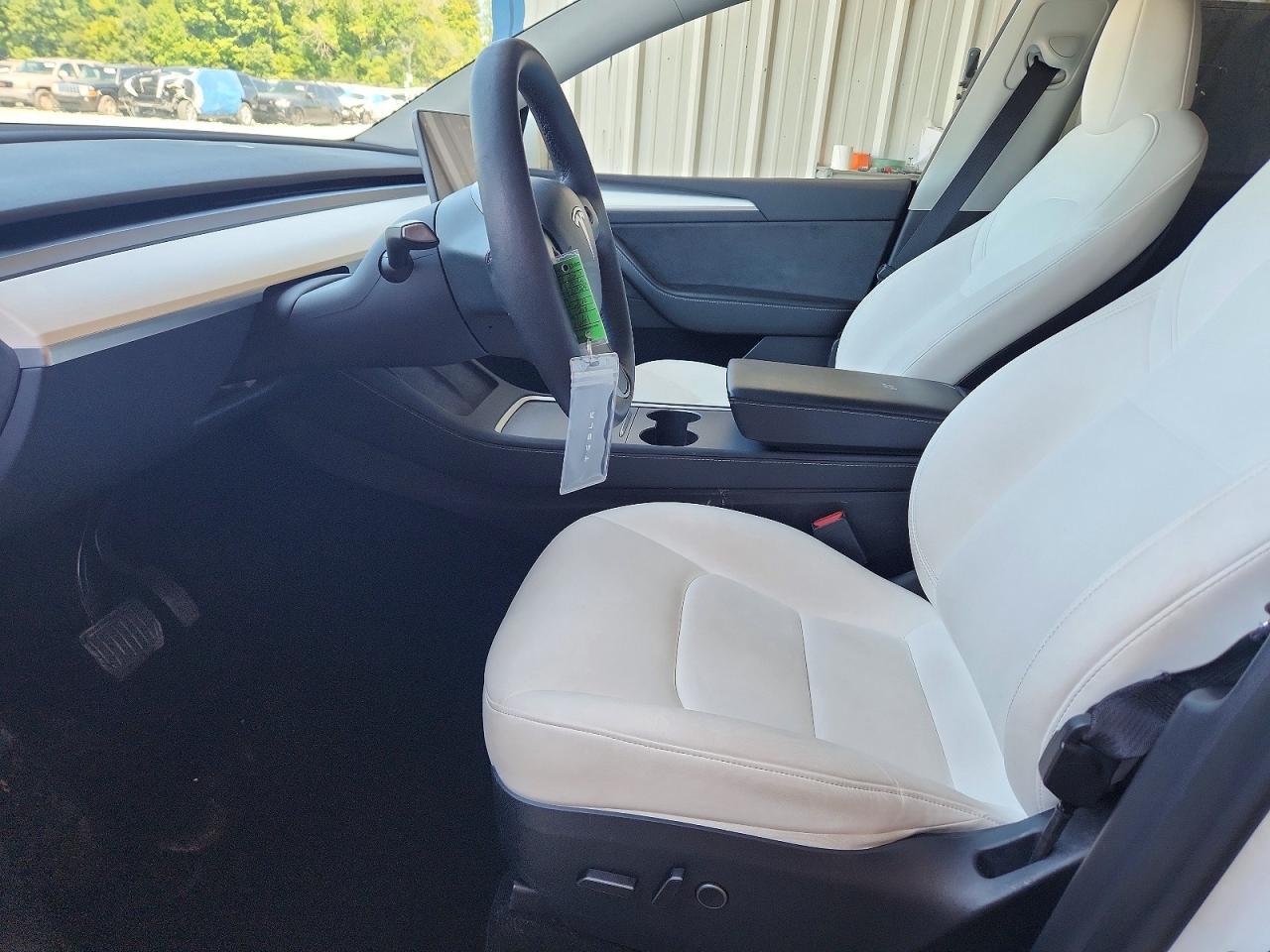 2023 Tesla Model Y - Фото 7