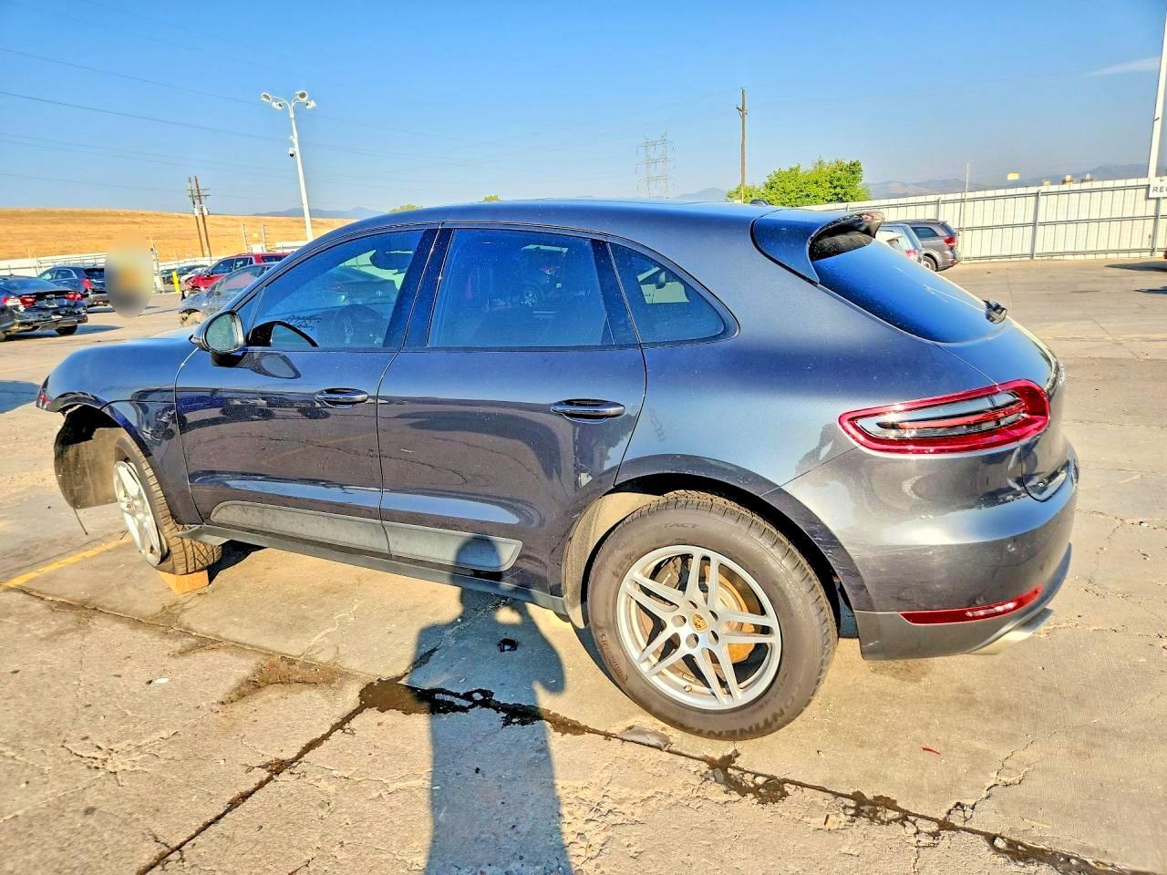 2018 Porsche Macan - Image 2