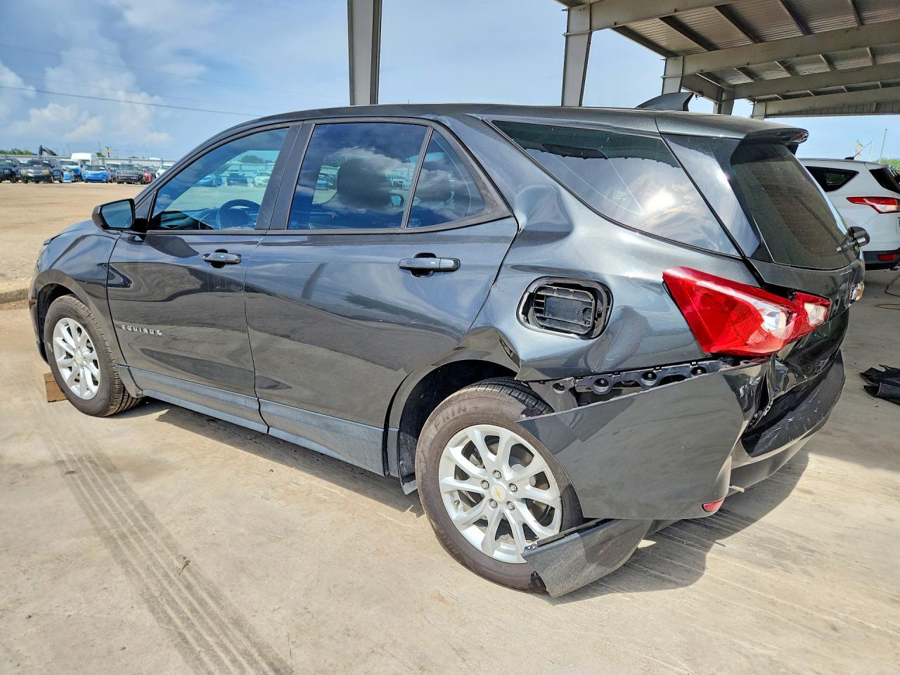 2019 Chevrolet Equinox Ls - Image 2