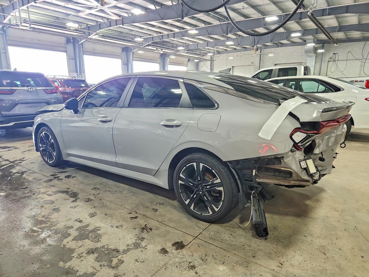 2022 Kia K5 Gt Line - Фото 2