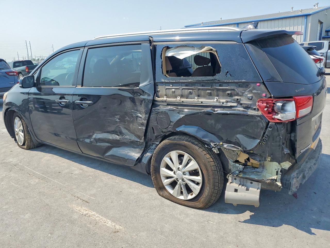 2016 Kia Sedona Lx - Фото 2