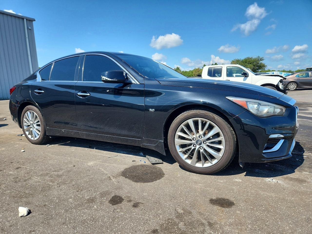 2018 Infiniti Q50 3.0T Luxe - Фото 4