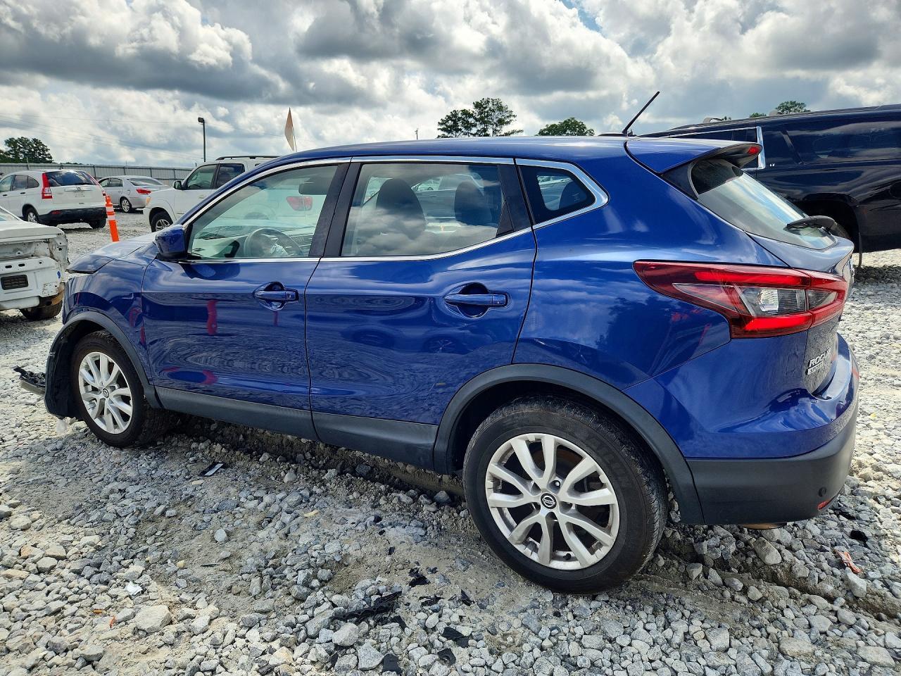 2021 Nissan Rogue Sport S - Image 2