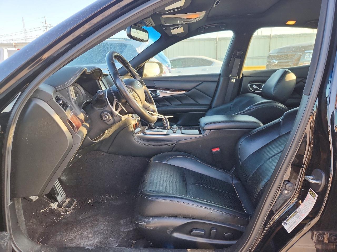 2015 Infiniti Q70 3.7 - Image 7