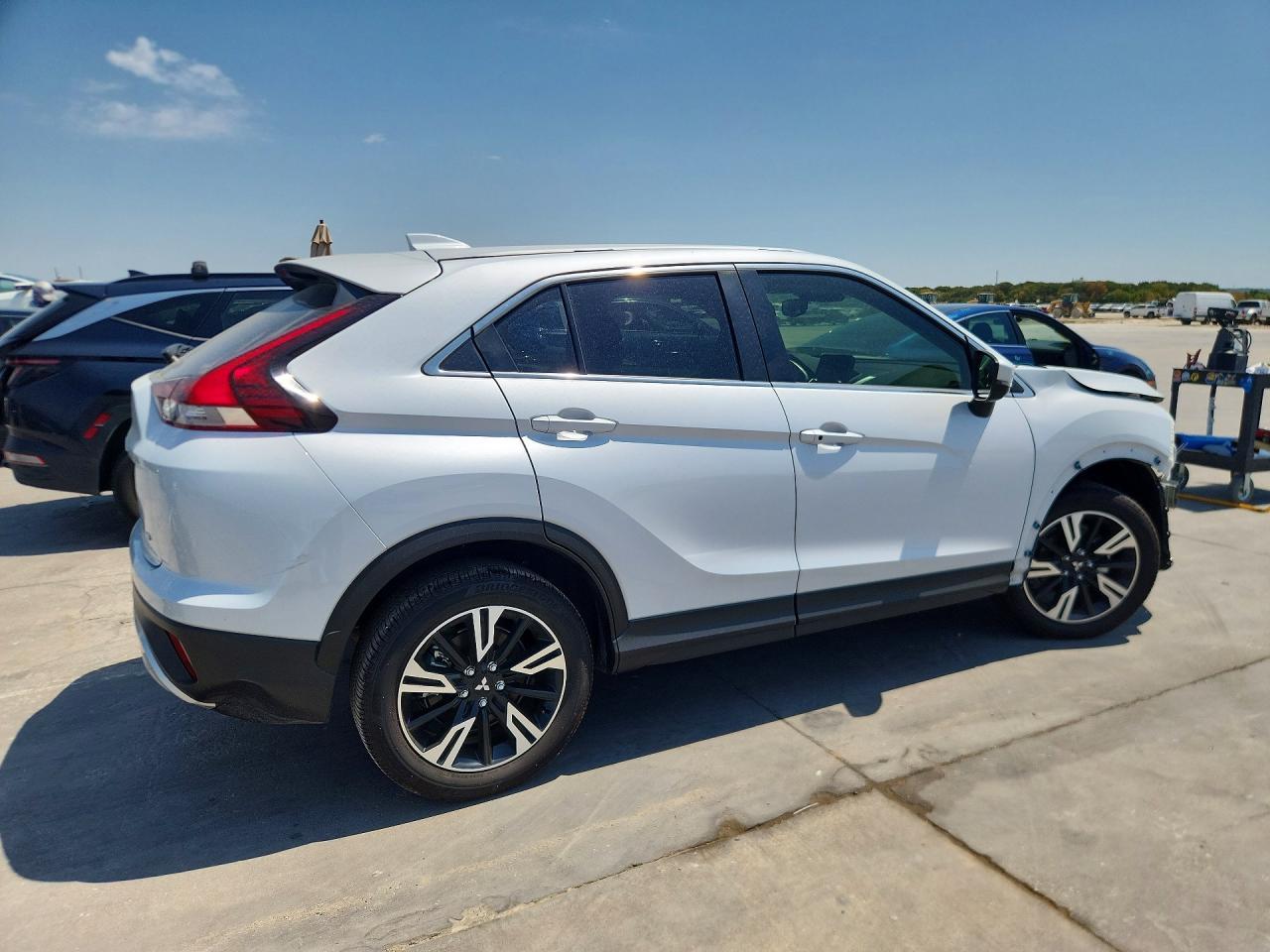 2025 Mitsubishi Eclipse Cross Se - Image 3
