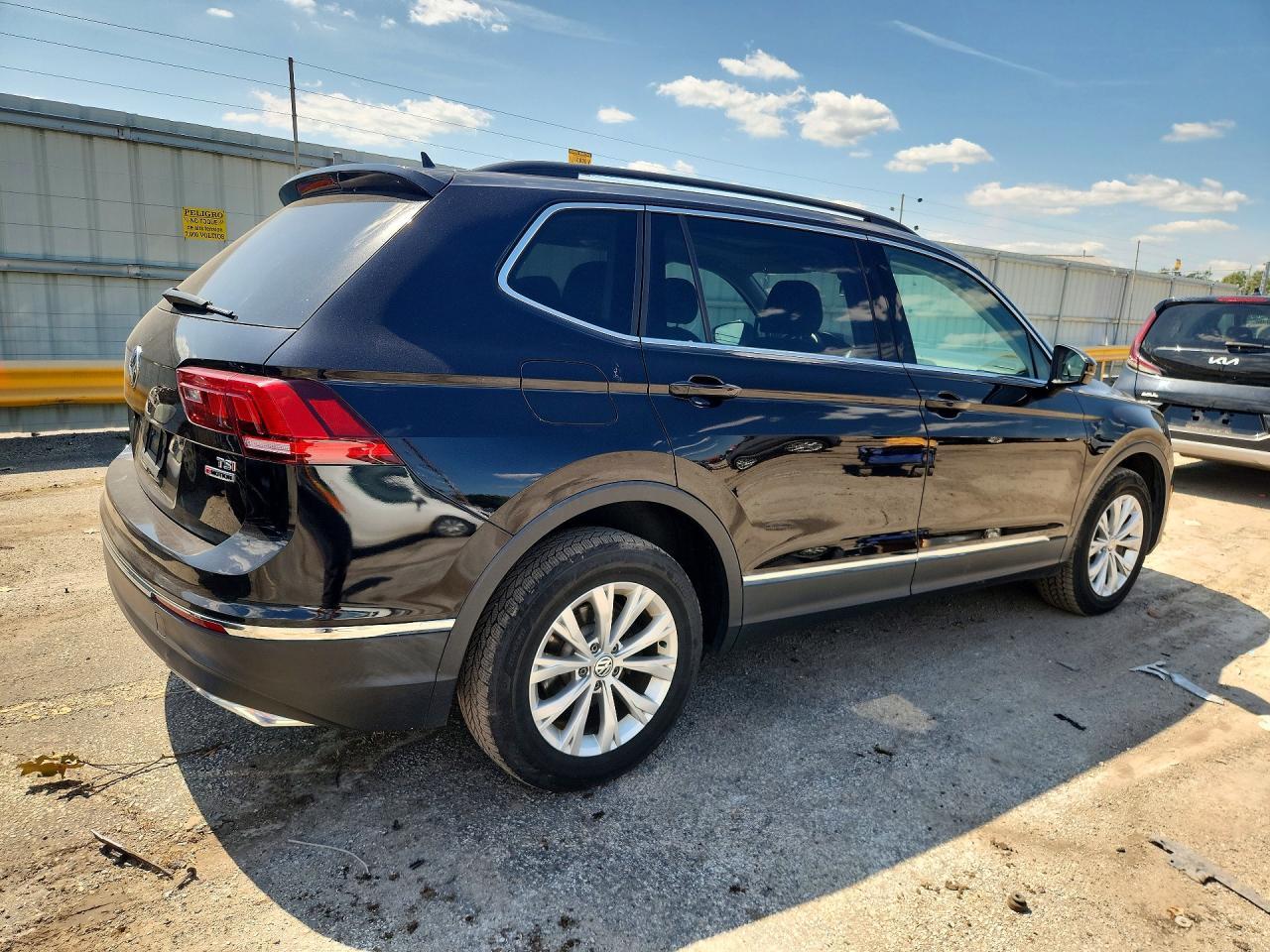 2018 Volkswagen Tiguan Se - Фото 3