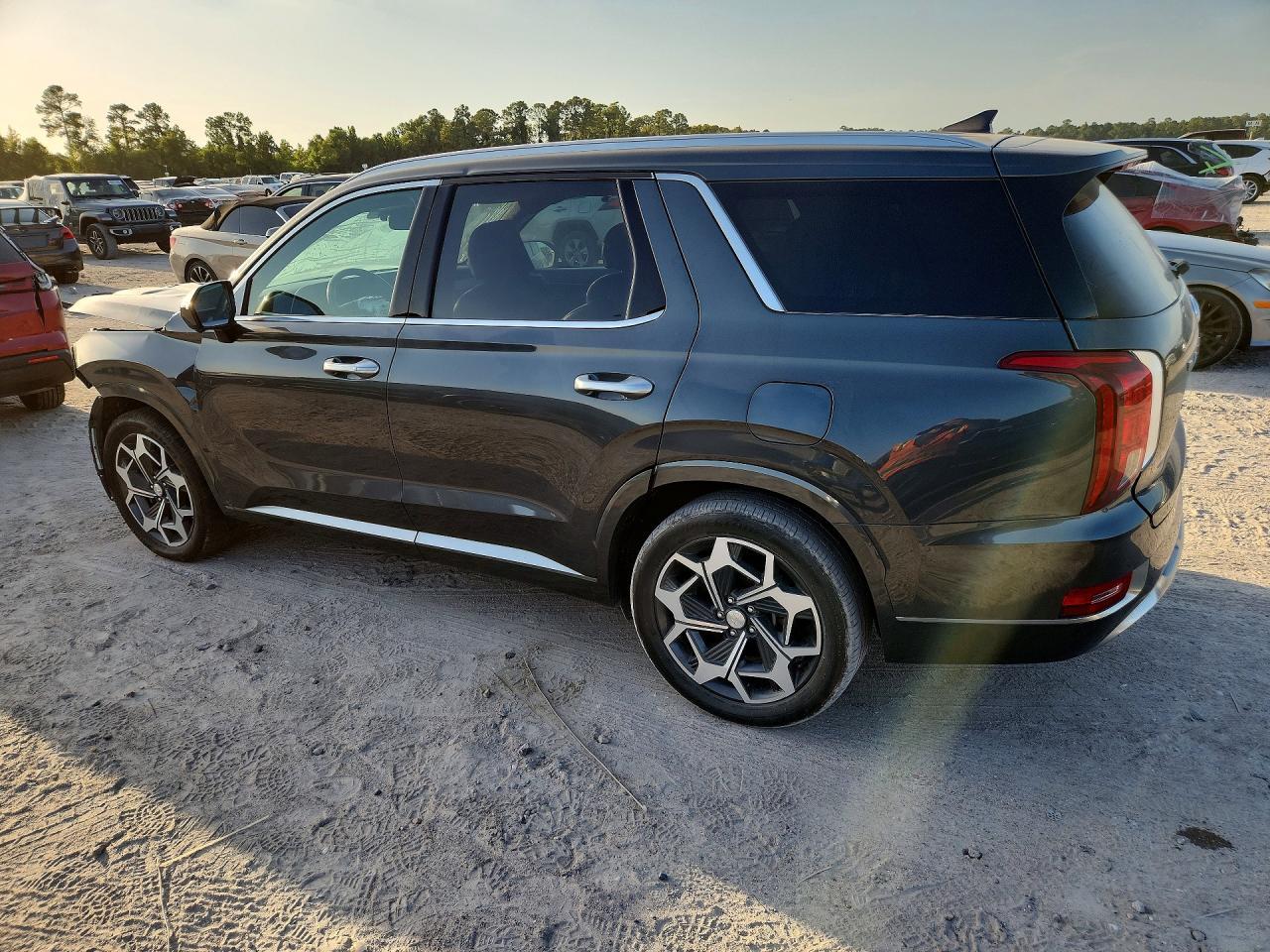 2022 Hyundai Palisade Calligraphy - Image 2
