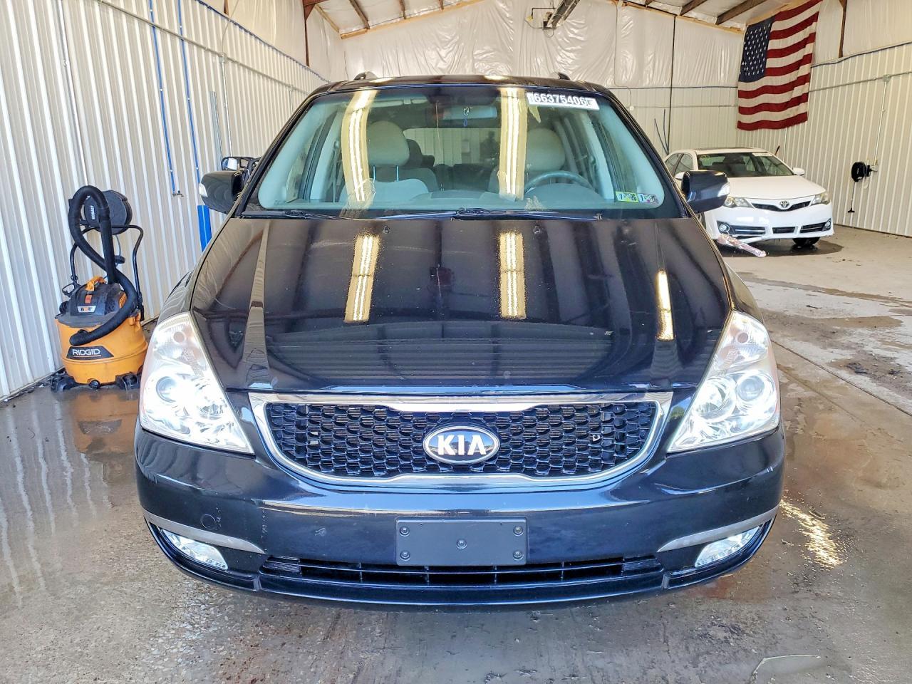 2014 Kia Sedona Lx - Image 5