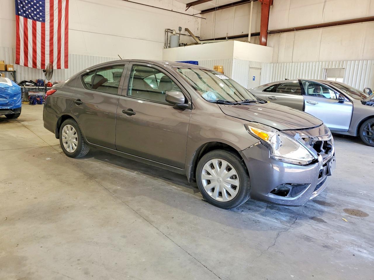 2018 Nissan Versa S - Фото 4