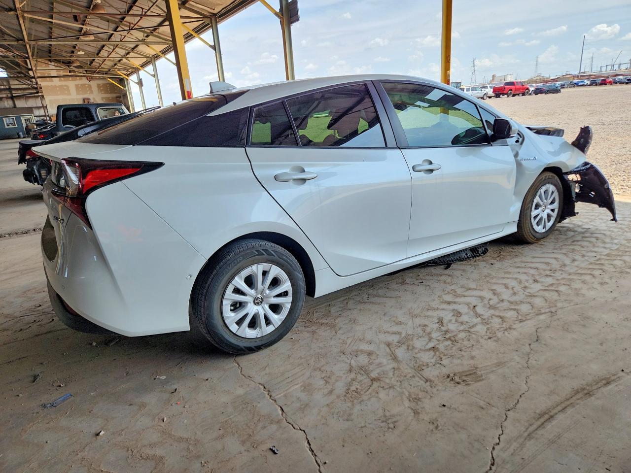 2021 Toyota Prius Le - Фото 3