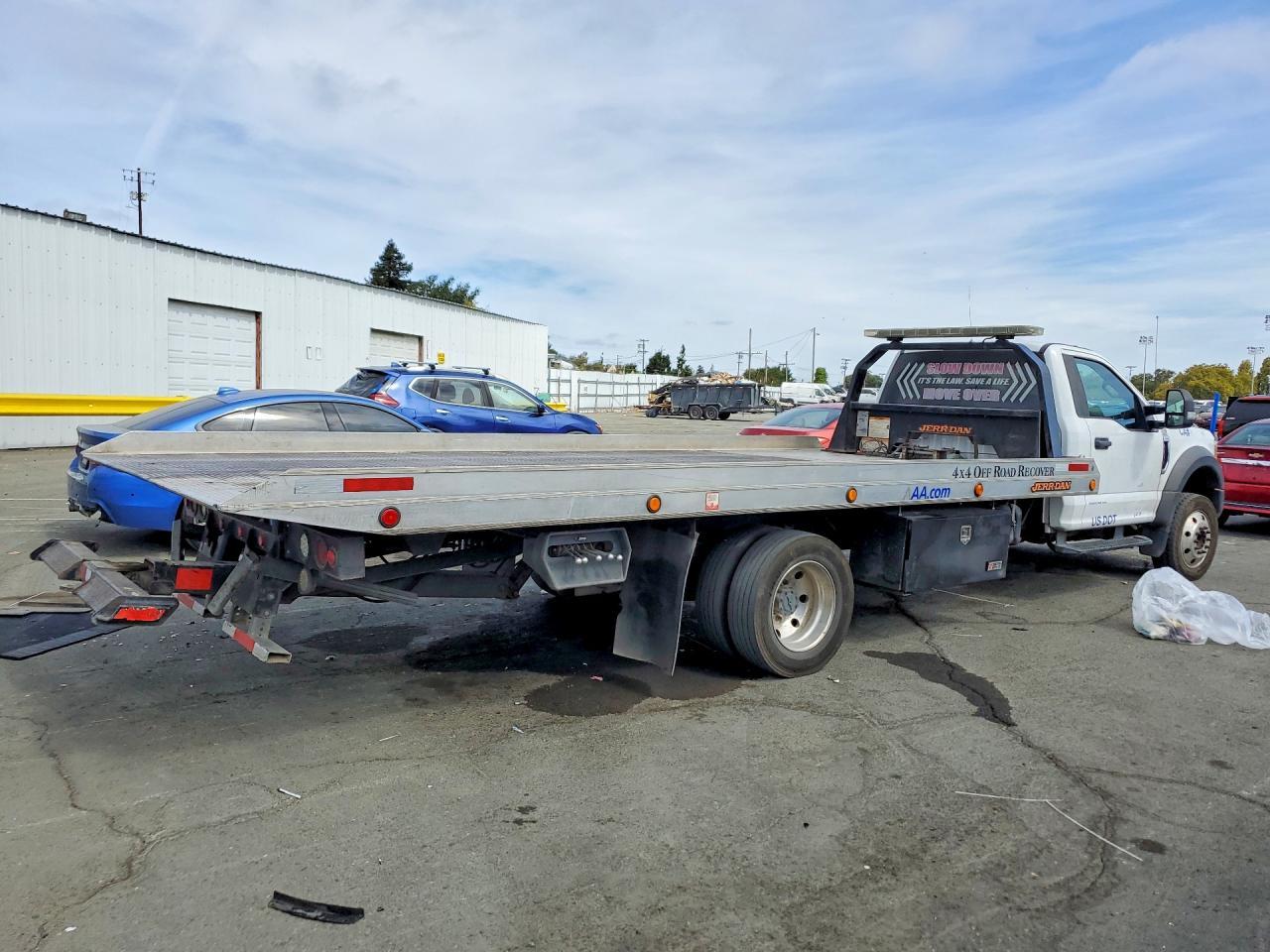 2017 Ford F550 Super - Flatbed Truck - Фото 3