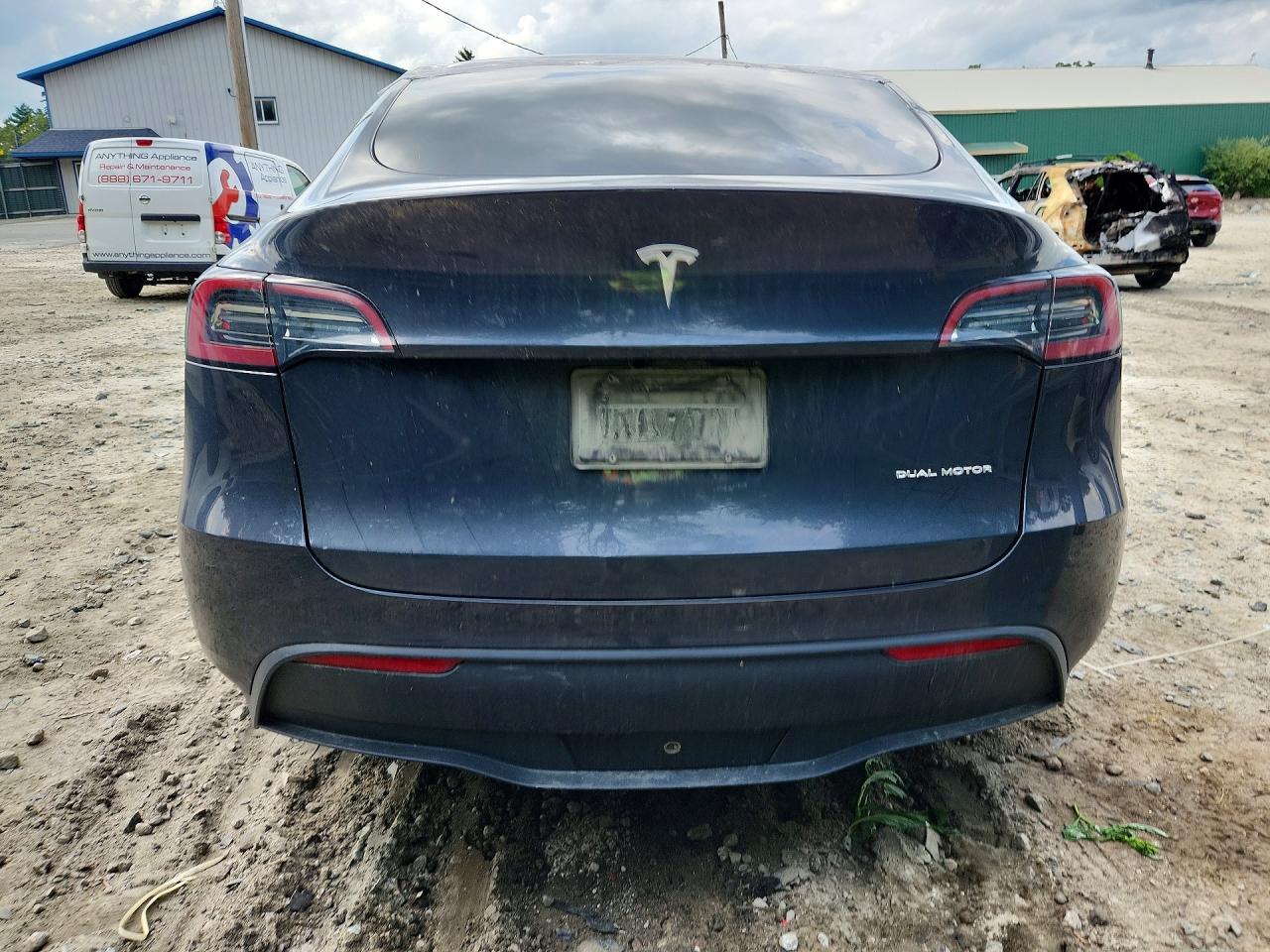 2024 Tesla Model Y - Фото 6