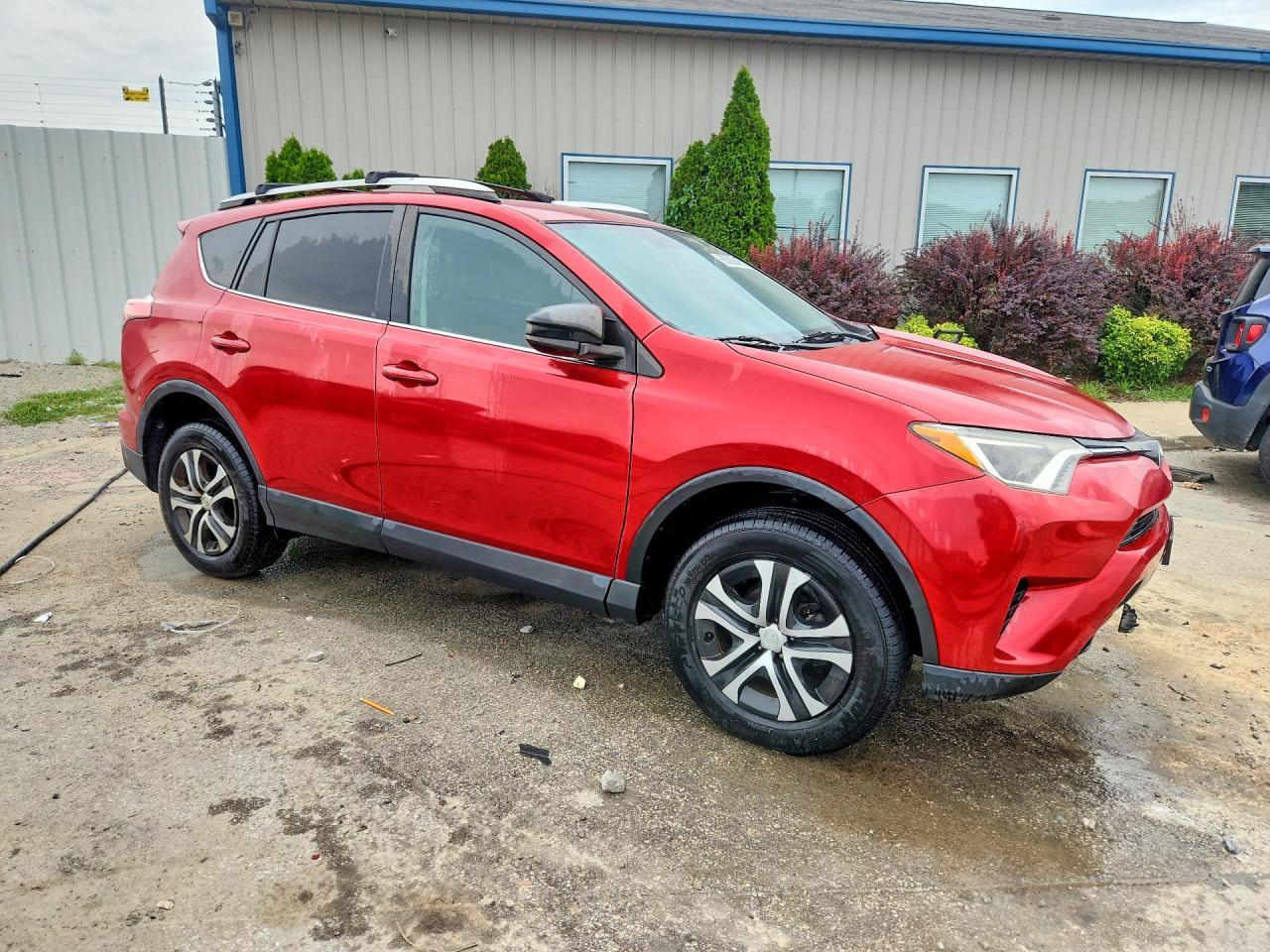 2016 Toyota Rav4 Le - Image 4
