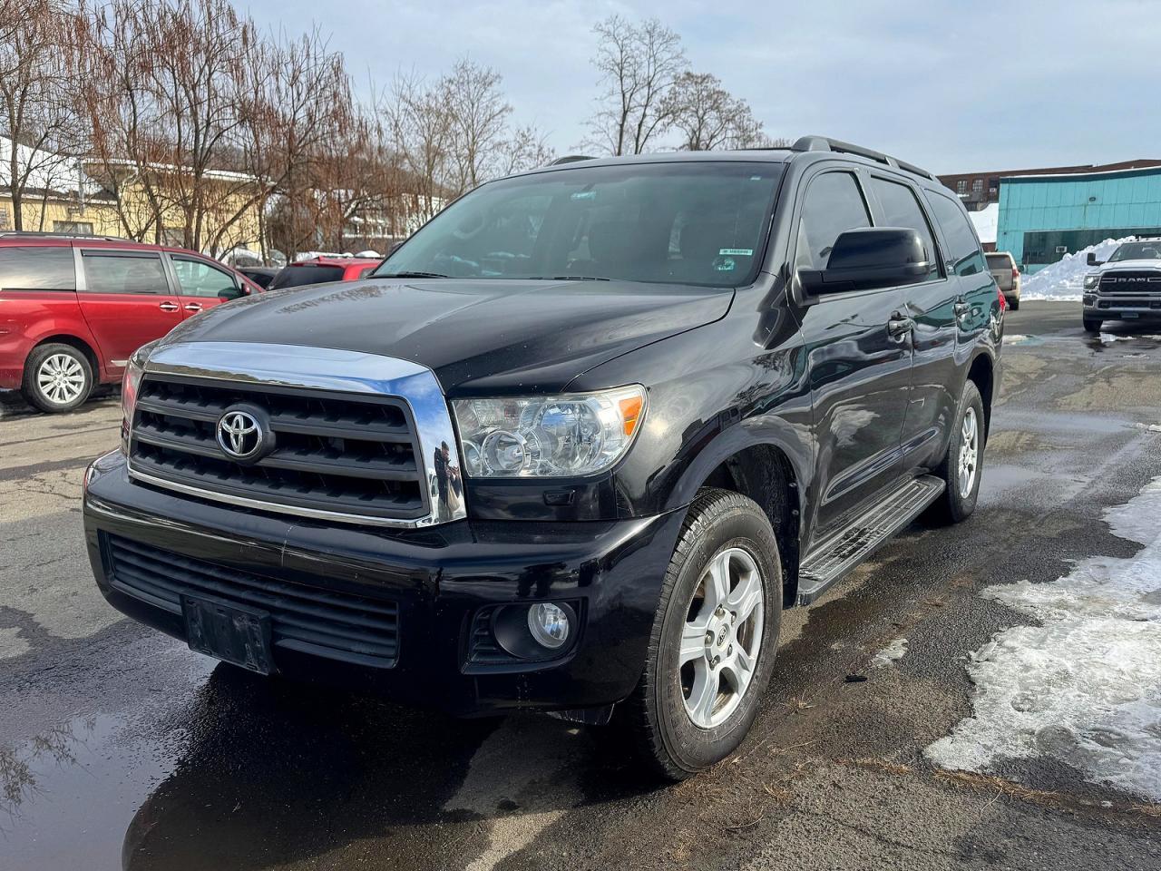 2012 Toyota Sequoia Sr5 - Фото 2