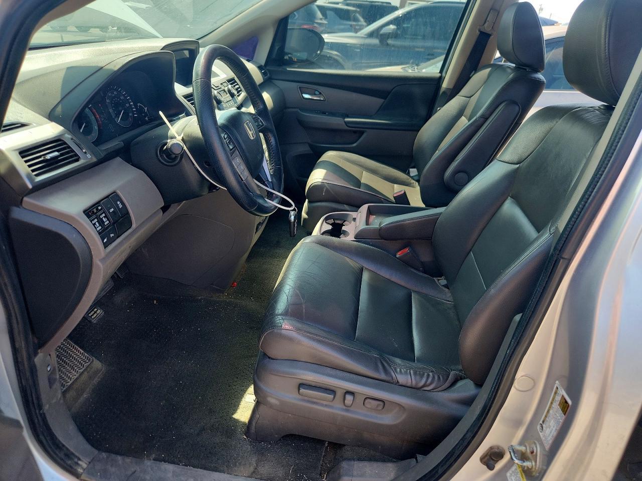 2015 Honda Odyssey Touring - Image 7