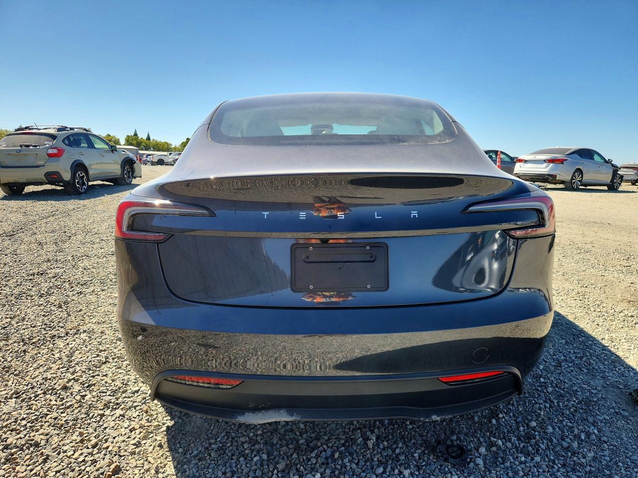 2025 Tesla Model 3 - Фото 6