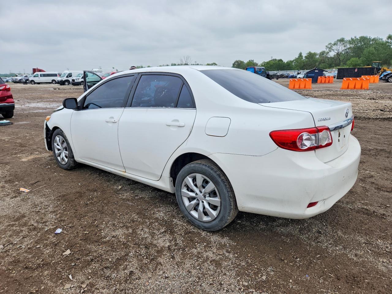 2013 Toyota Corolla Le - Фото 2