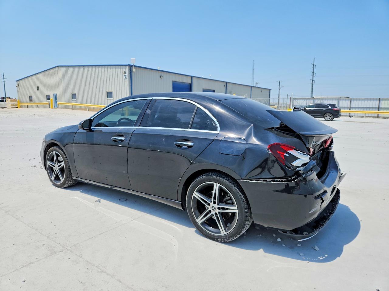 2019 Mercedes-Benz A 220 4Matic - Фото 2