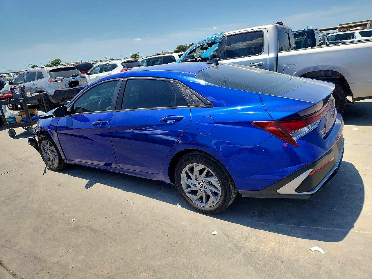 2024 Hyundai Elantra Sel - Image 2