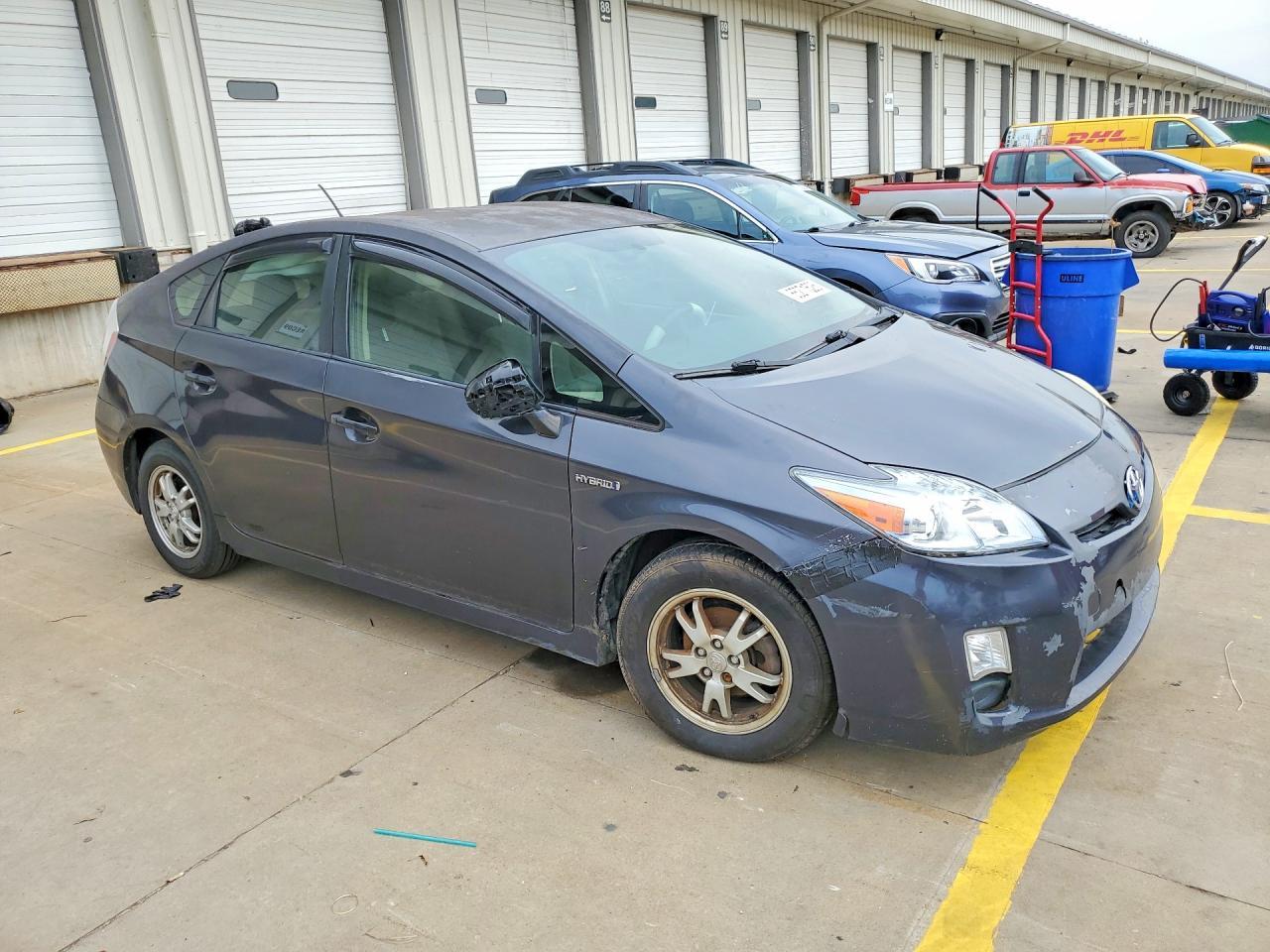 2011 Toyota Prius Three - Image 4