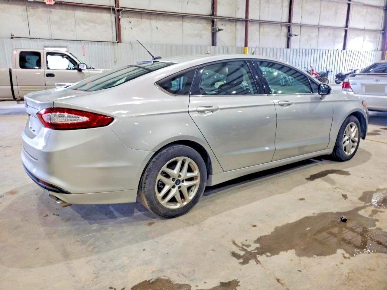 2015 Ford Fusion Se - Фото 3