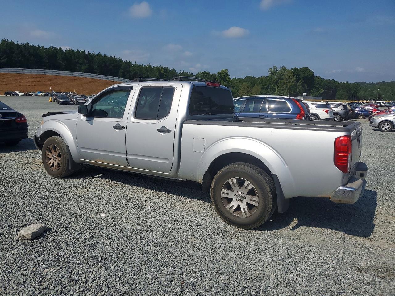 2010 Nissan Frontier Se V6 - Фото 2