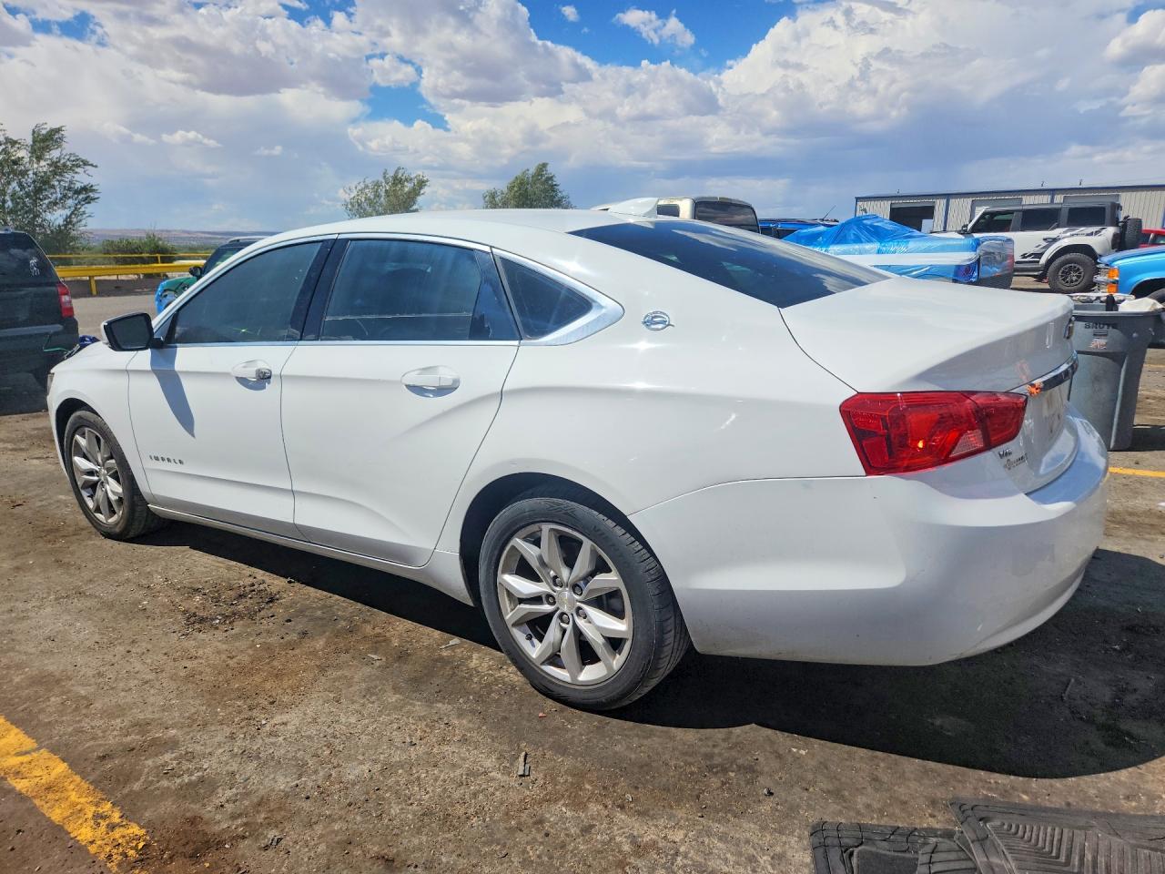 2017 Chevrolet Impala Lt - Фото 2