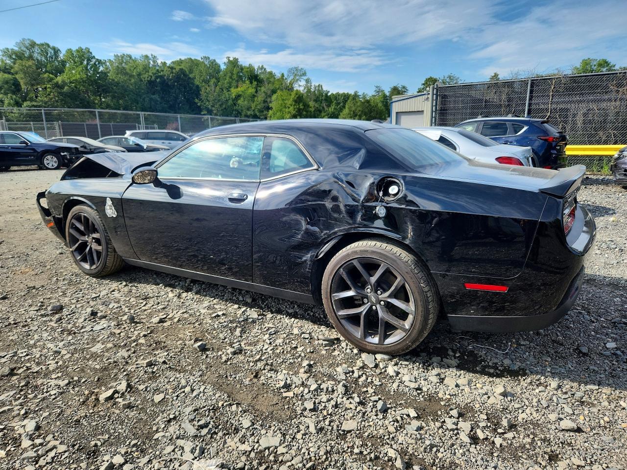 2023 Dodge Challenger Sxt - Фото 2
