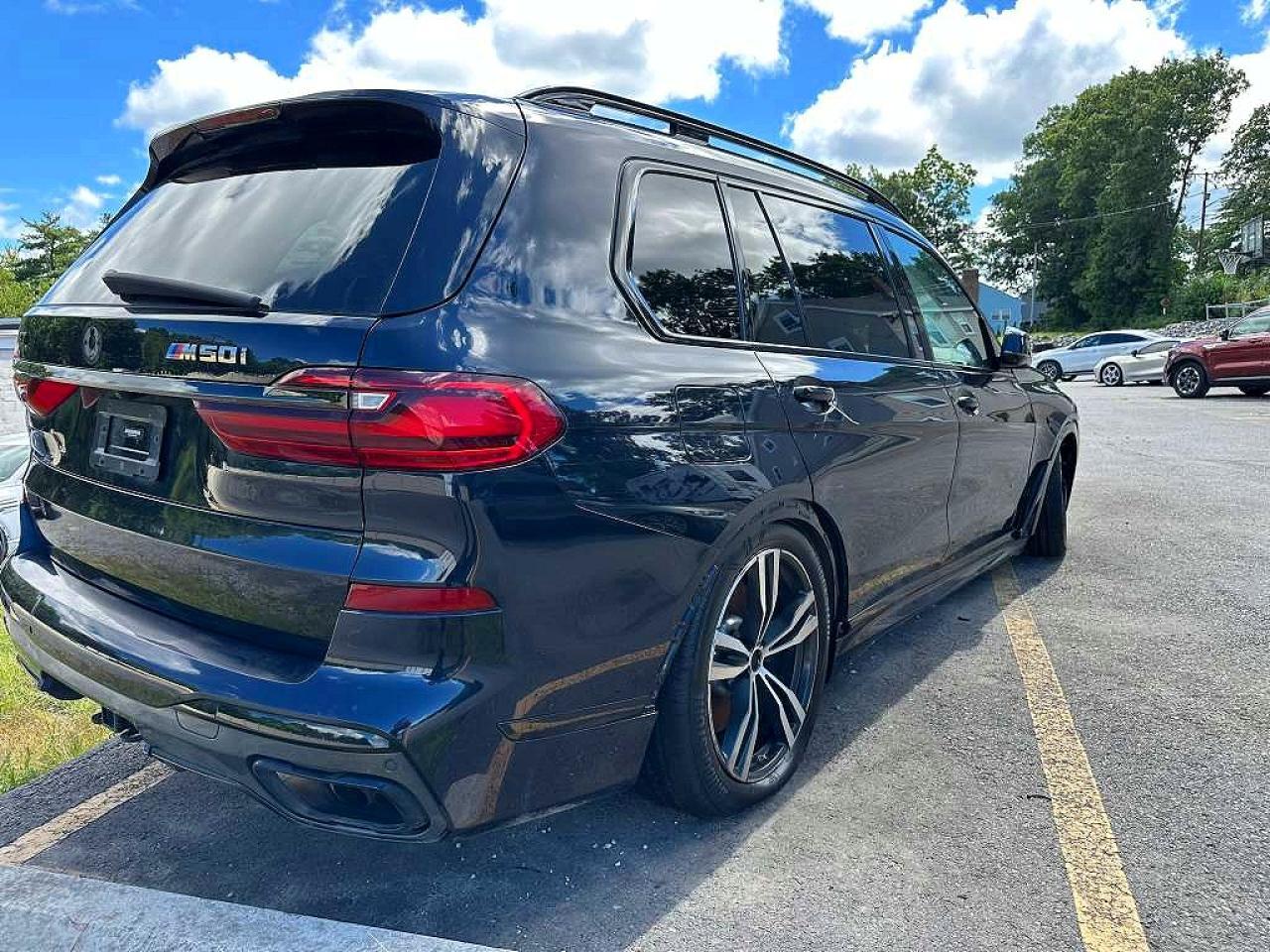 2022 BMW X7 M50I - Фото 3