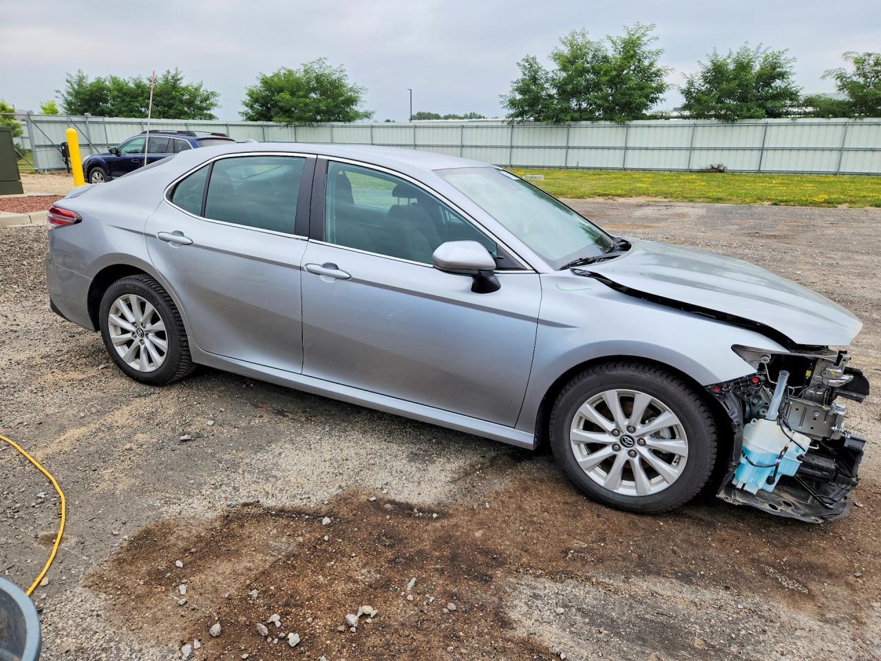 2019 Toyota Camry Le - Фото 4