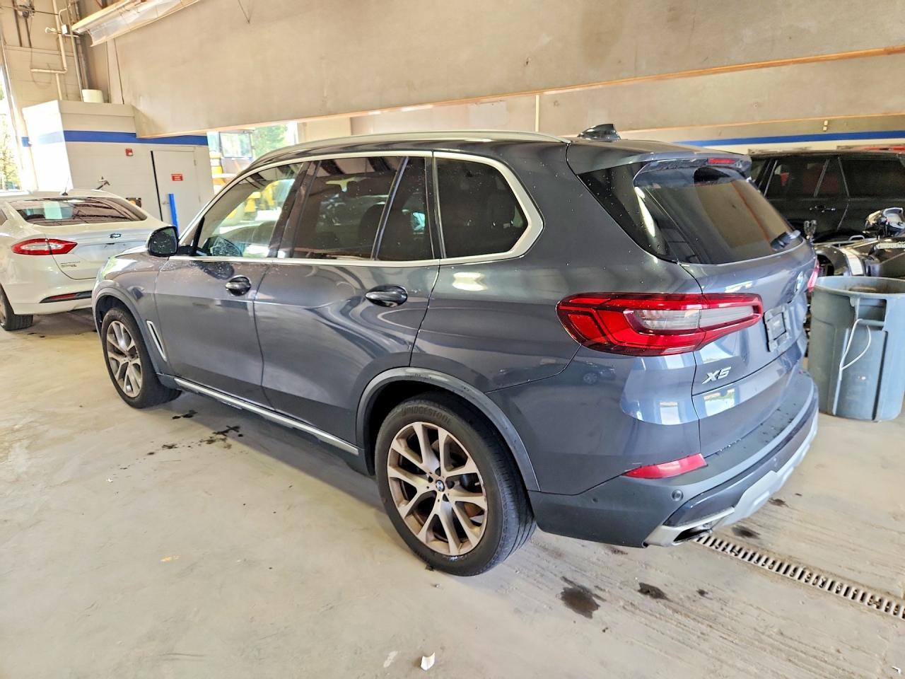 2020 BMW X5 xDrive40I - Фото 2