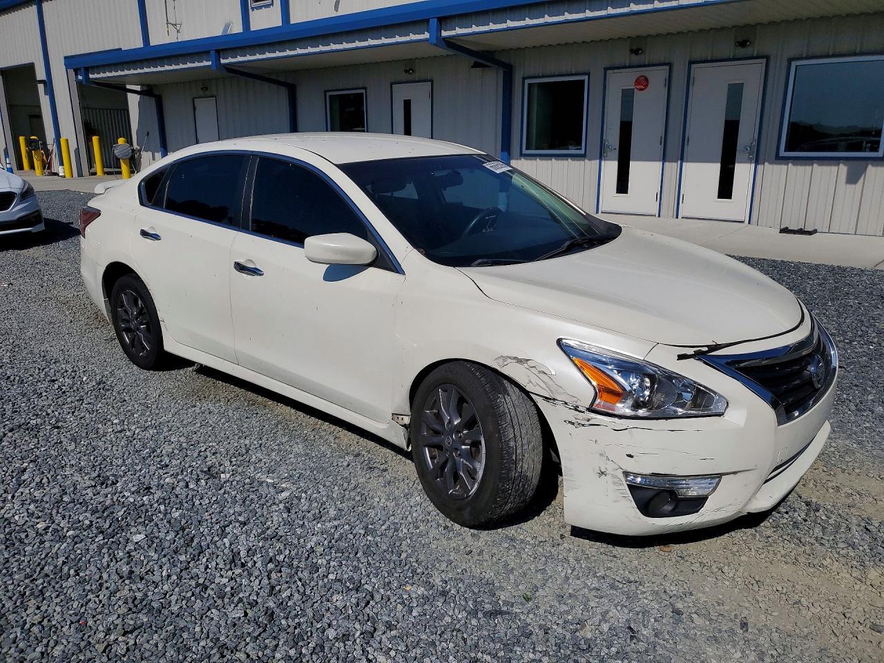 2015 Nissan Altima 2.5 S - Image 4