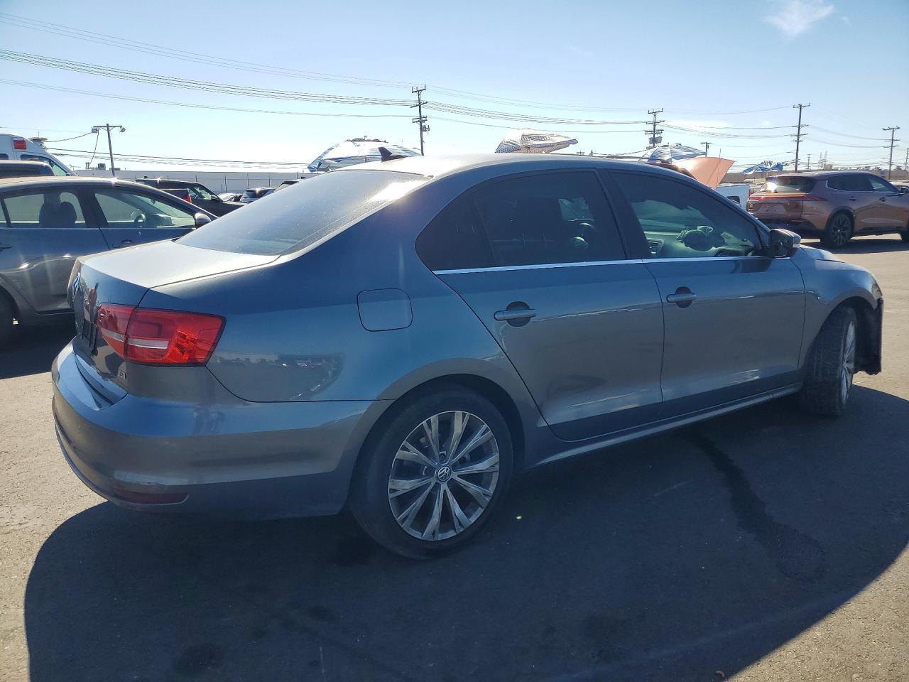 2015 Volkswagen Jetta Se - Image 3