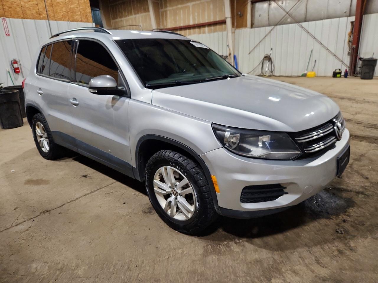 2015 Volkswagen Tiguan S - Image 4