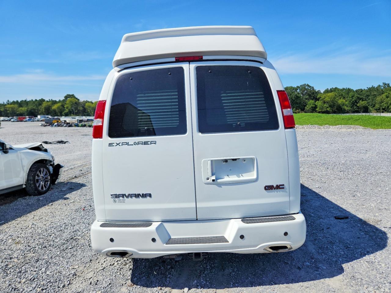 2025 GMC Savana G2500 - Фото 6
