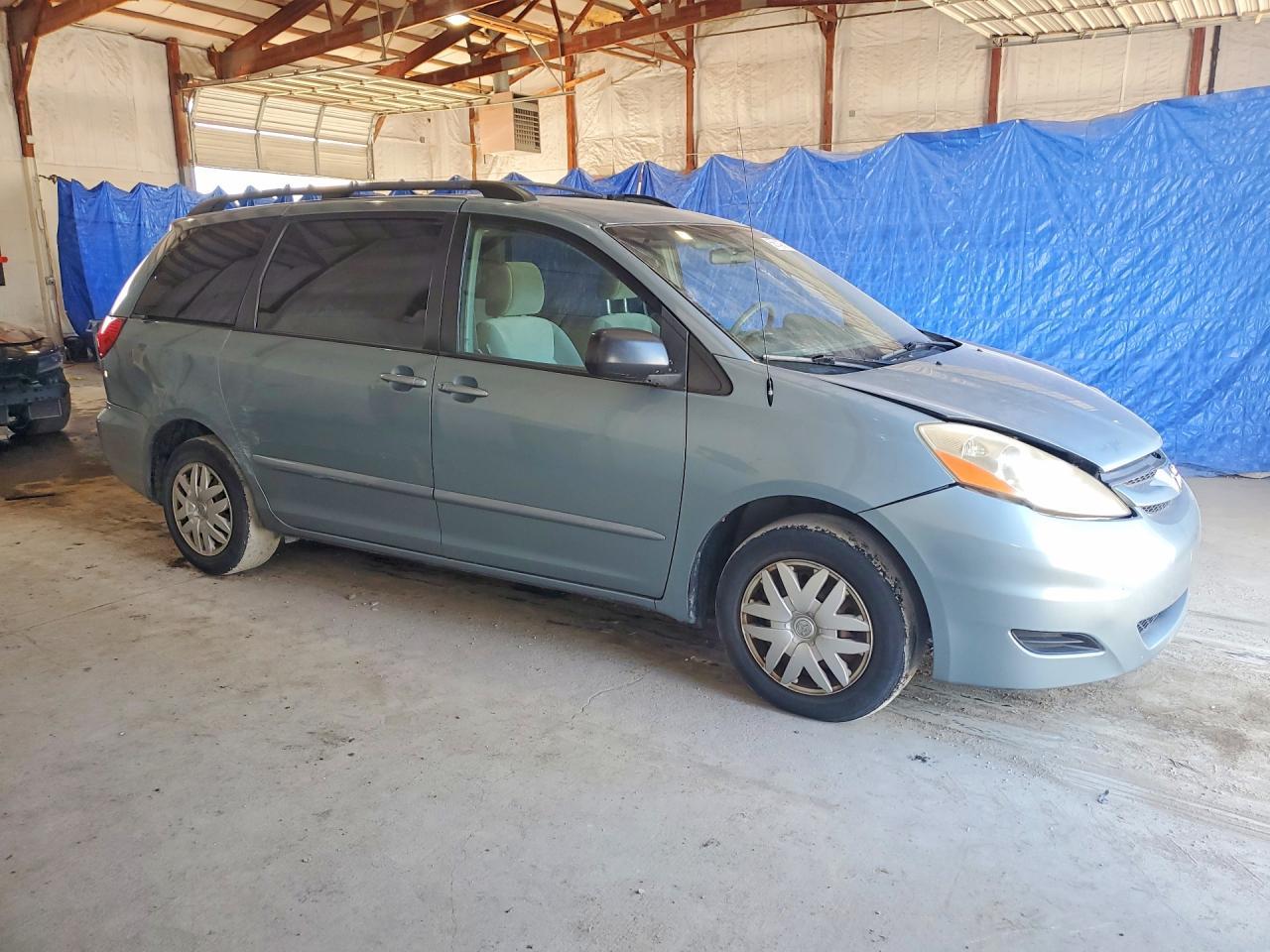 2009 Toyota Sienna Le 7-Passenger - Фото 4