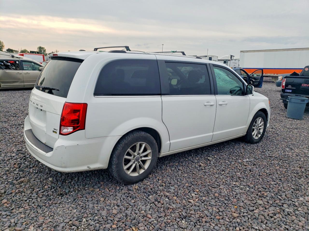 2018 Dodge Grand Caravan Sxt - Image 3