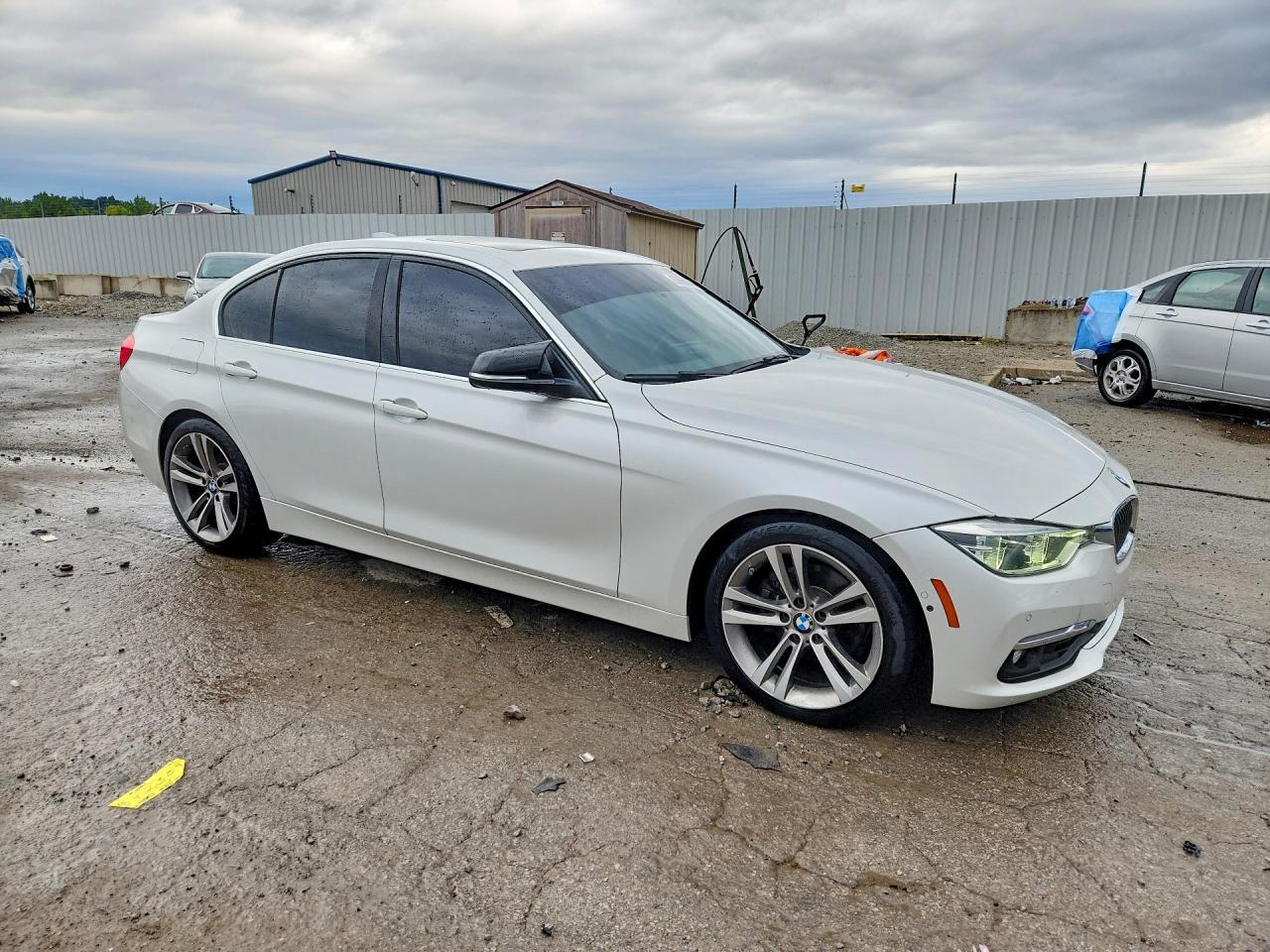 2018 BMW 330 Xi - Фото 4
