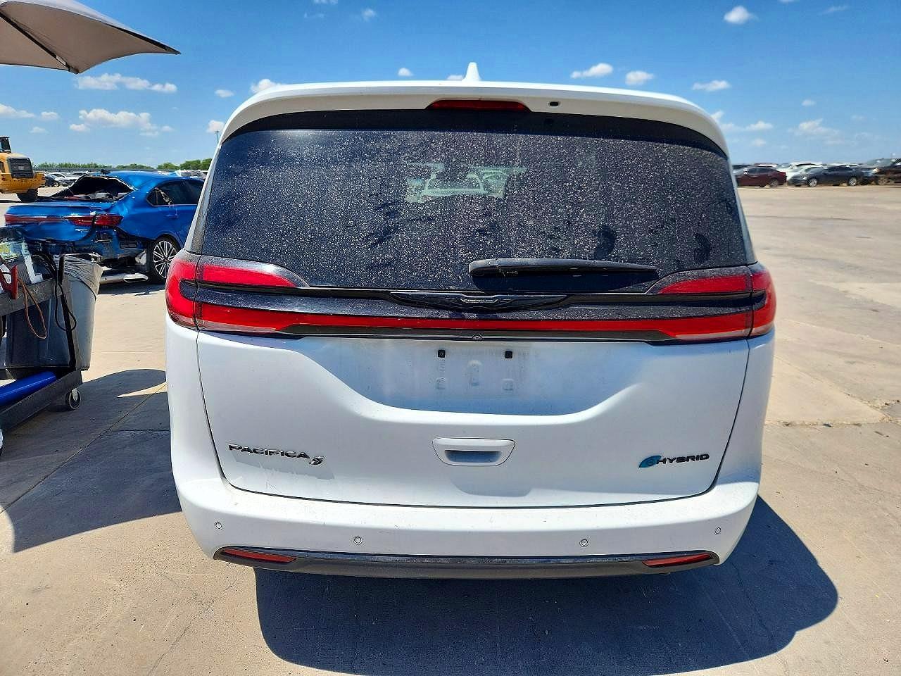 2022 Chrysler Pacifica Hybrid Touring L - Image 6