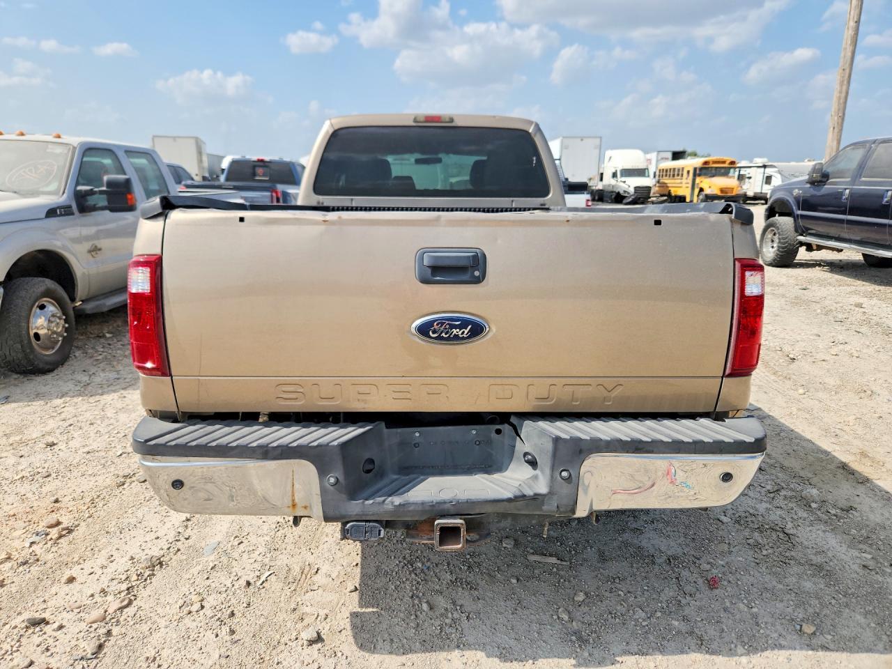 2011 Ford F350 Super Duty - Фото 6