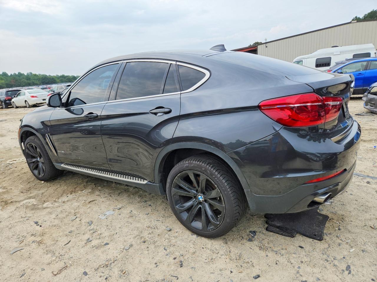 2016 BMW X6 xDrive35I - Фото 2