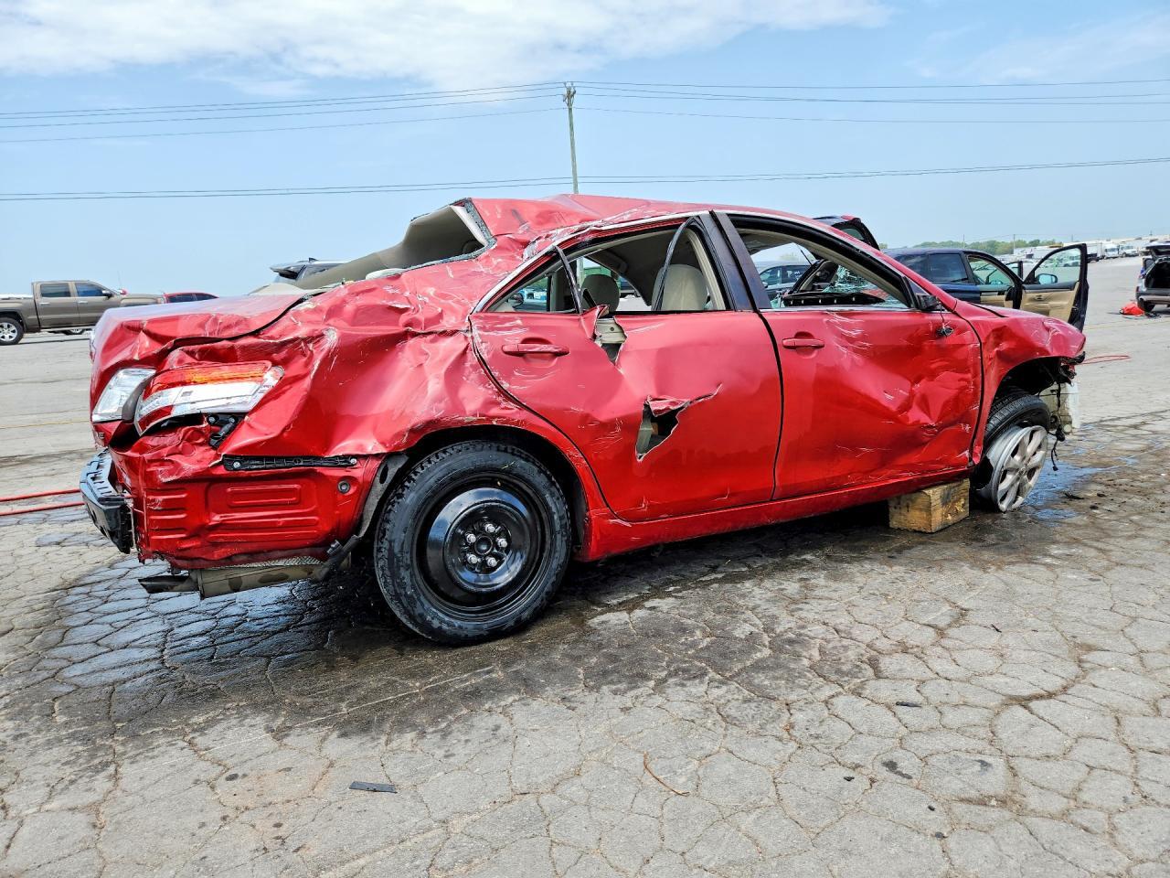 2011 Toyota Camry Le - Фото 3