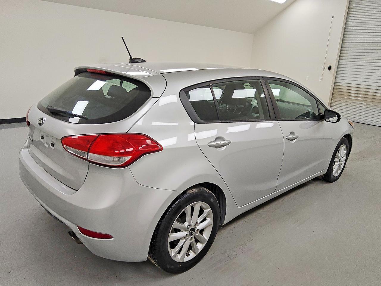 2017 Kia Forte5 Lx - Фото 3