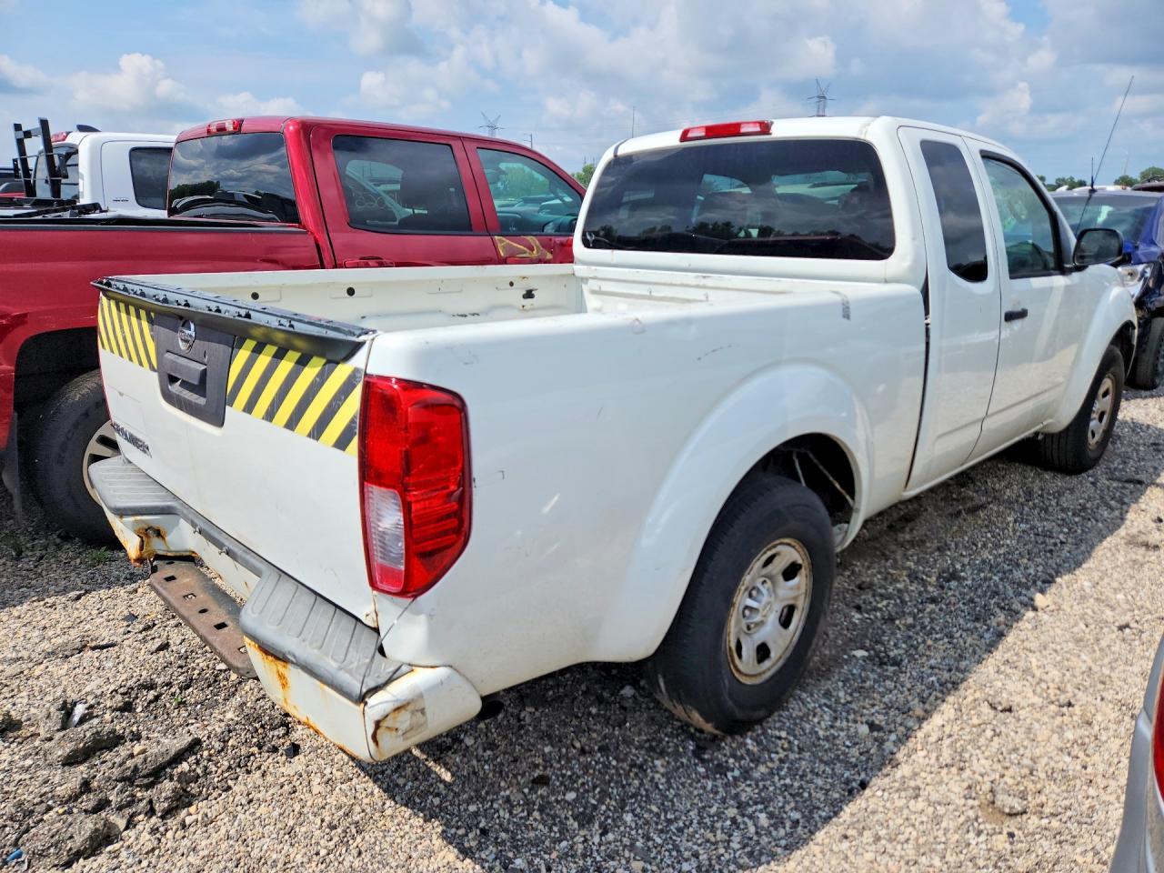 2017 Nissan Frontier S - Фото 3