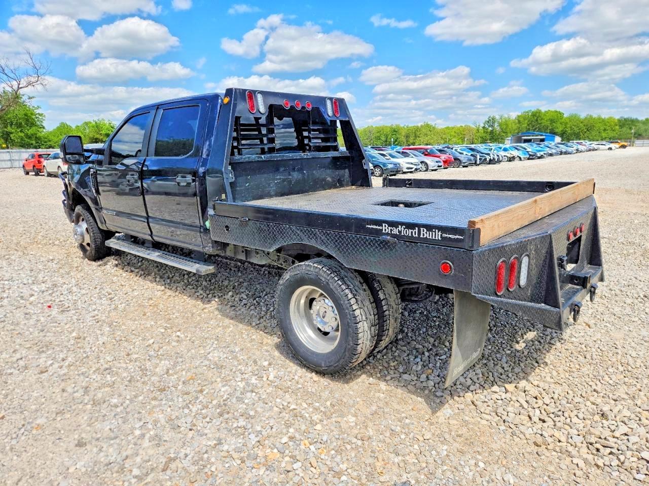 2022 Ford F350 Super Duty - Фото 2