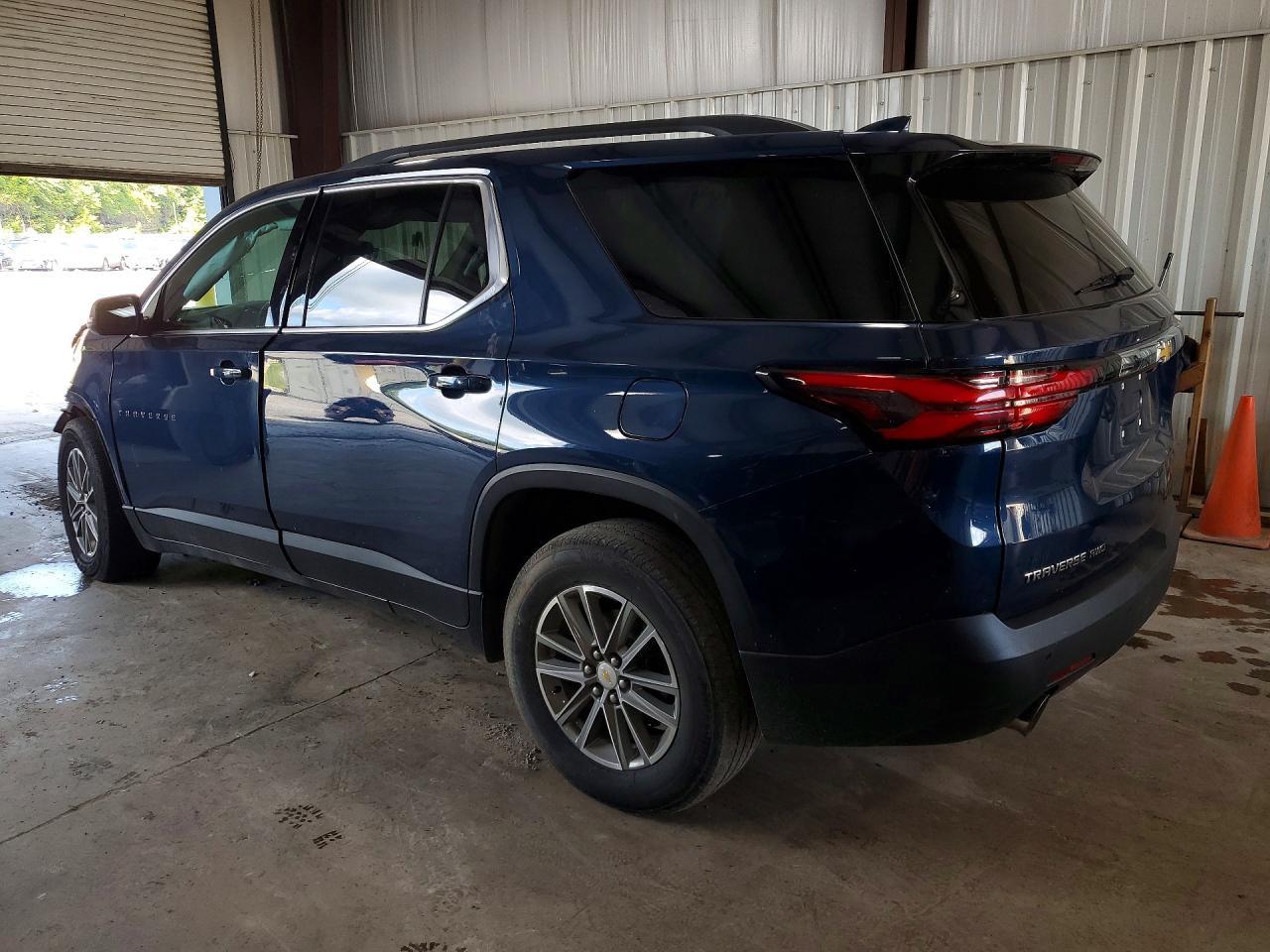 2022 Chevrolet Traverse Lt - Image 2