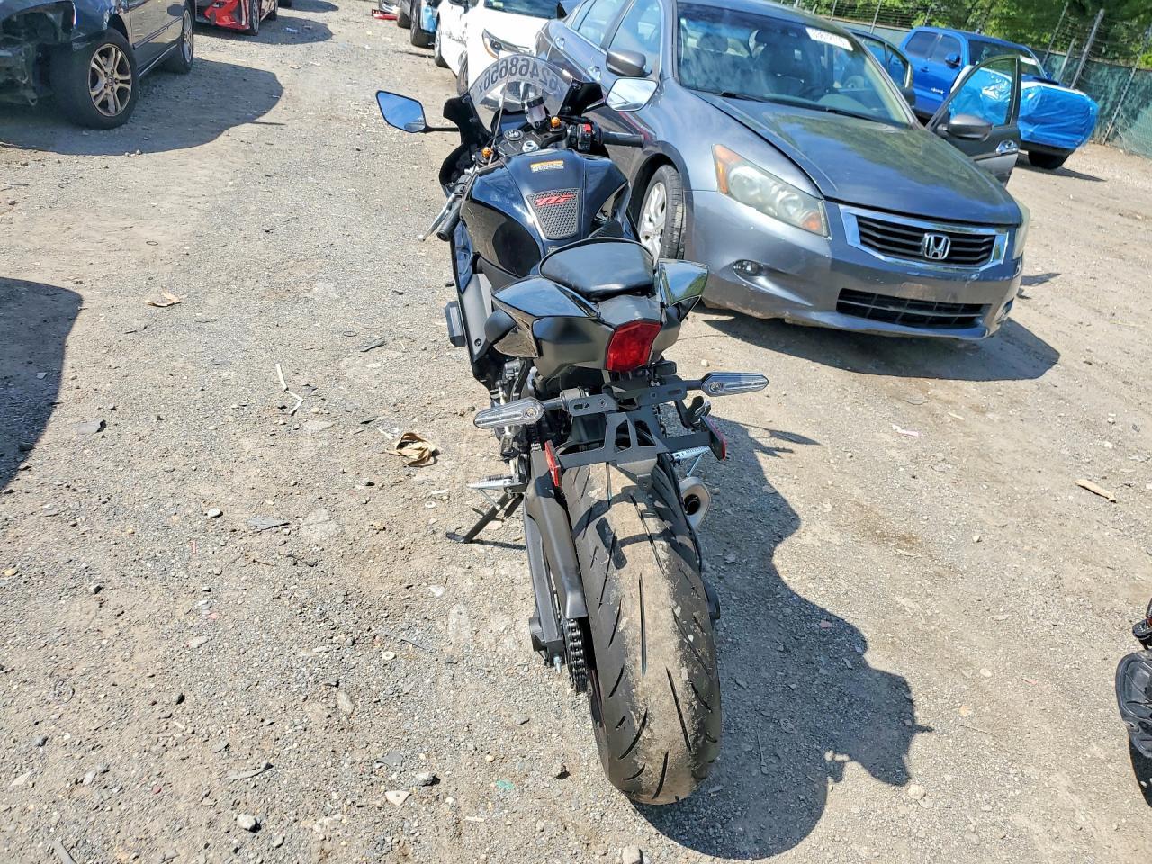 2025 Yamaha Yzfr7 - Фото 4