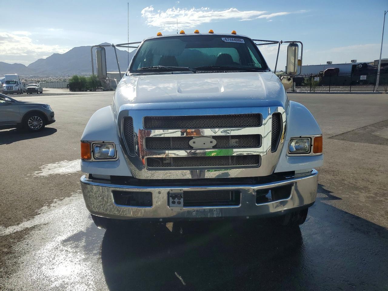 2008 Ford F650 Super - Image 5
