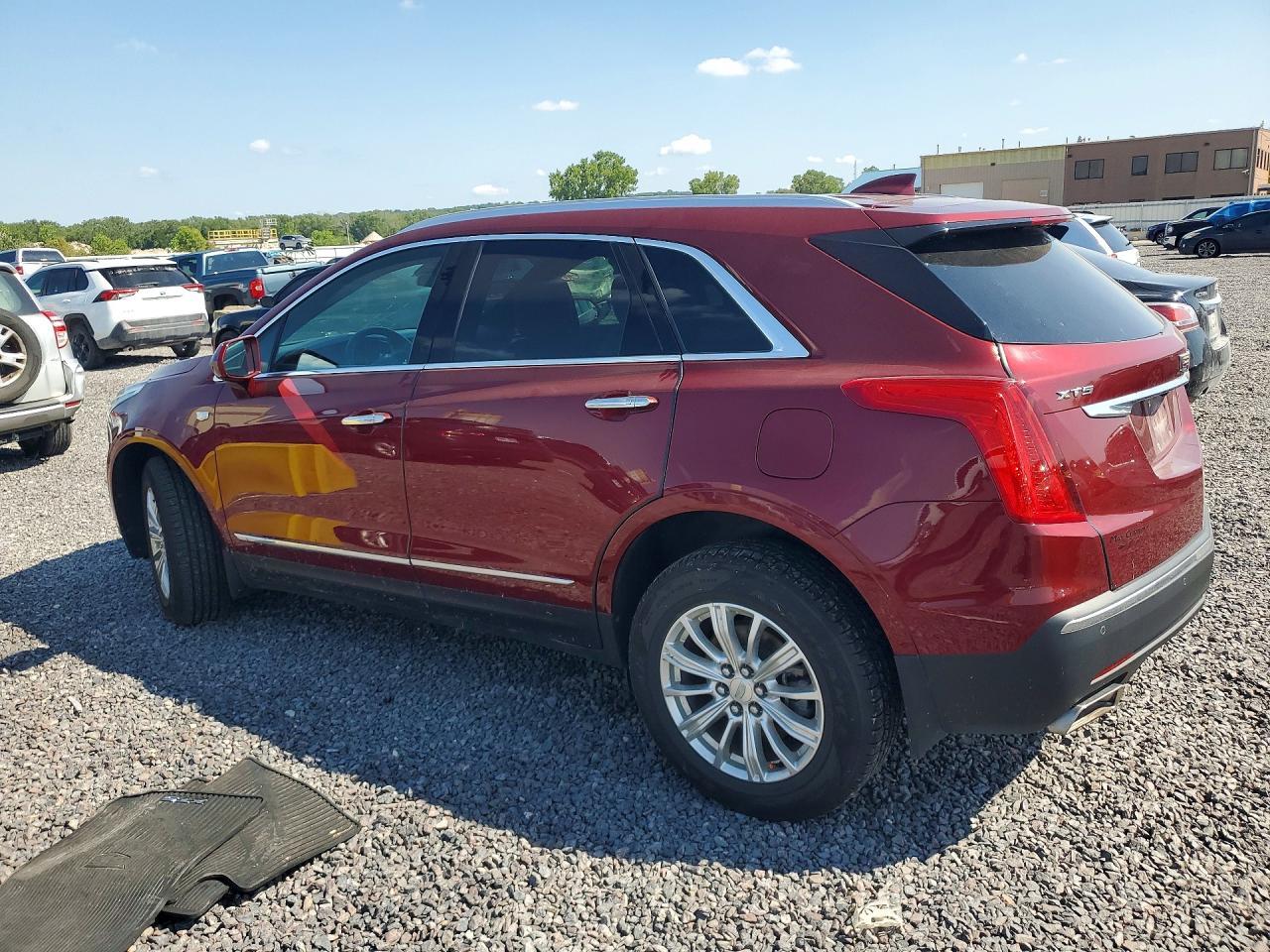 2017 Cadillac Xt5 - Image 2