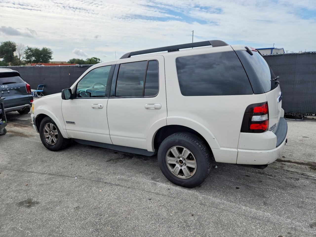 2008 Ford Explorer Xlt - Фото 2